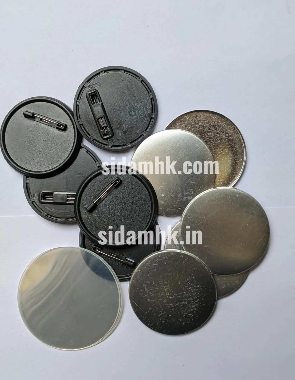 Custom button badges manufactured by Sidamhk