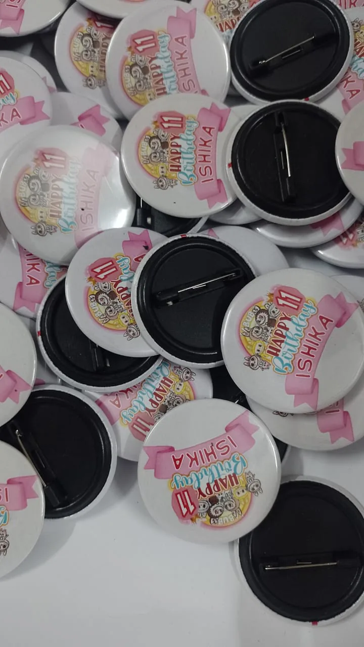 Custom button badges manufactured by Sidamhk