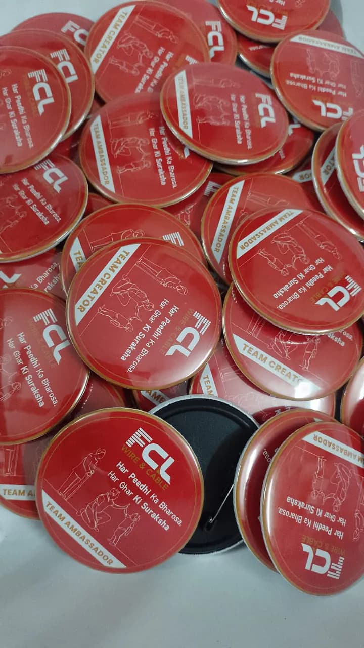 Custom button badges manufactured by Sidamhk