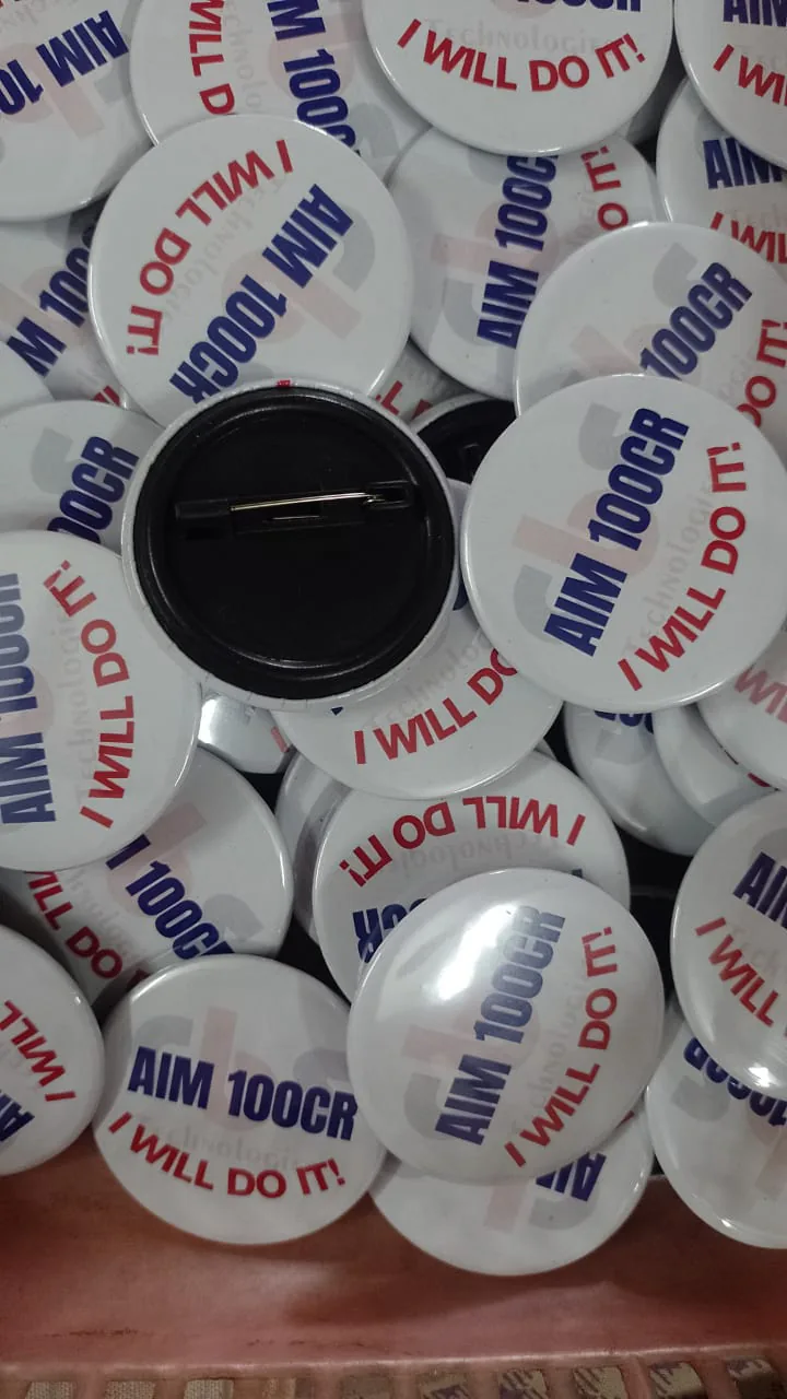 Custom button badges manufactured by Sidamhk