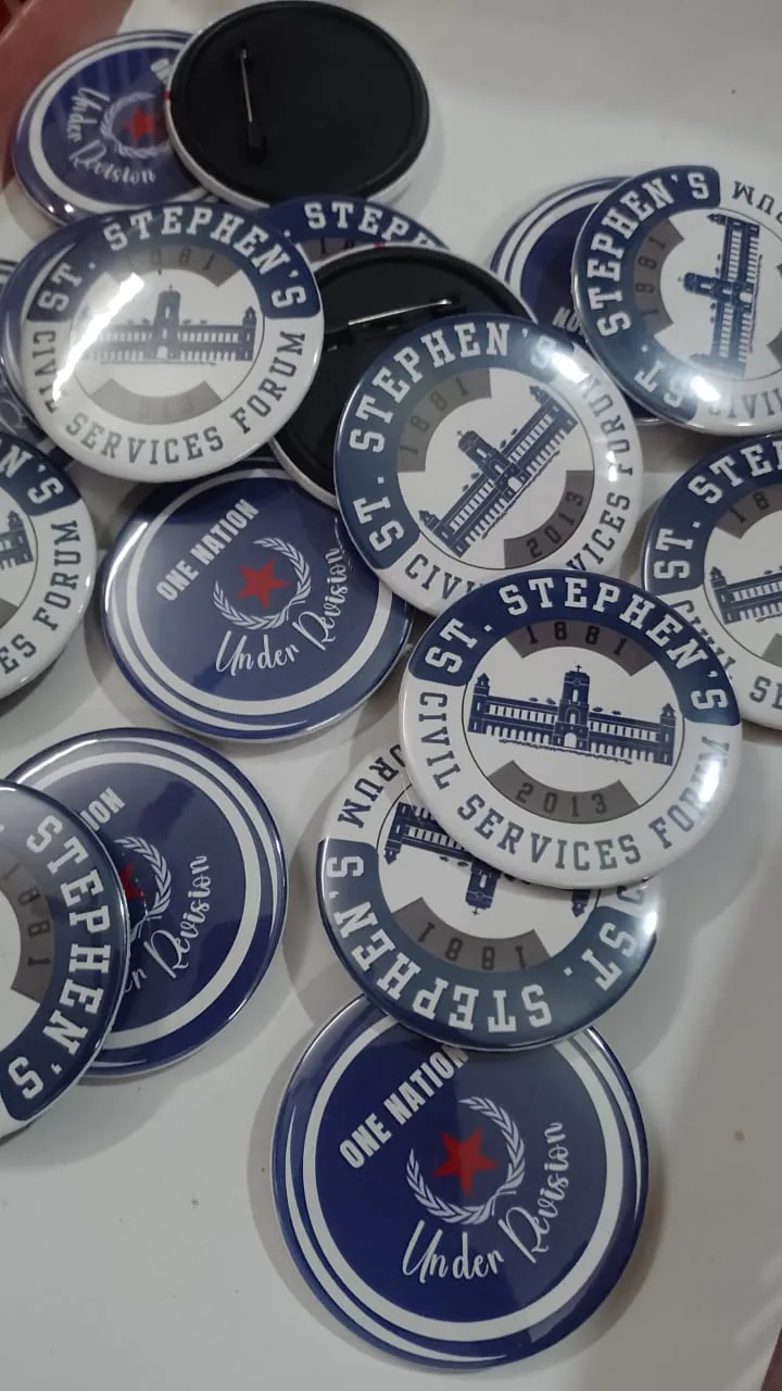 Custom button badges manufactured by Sidamhk
