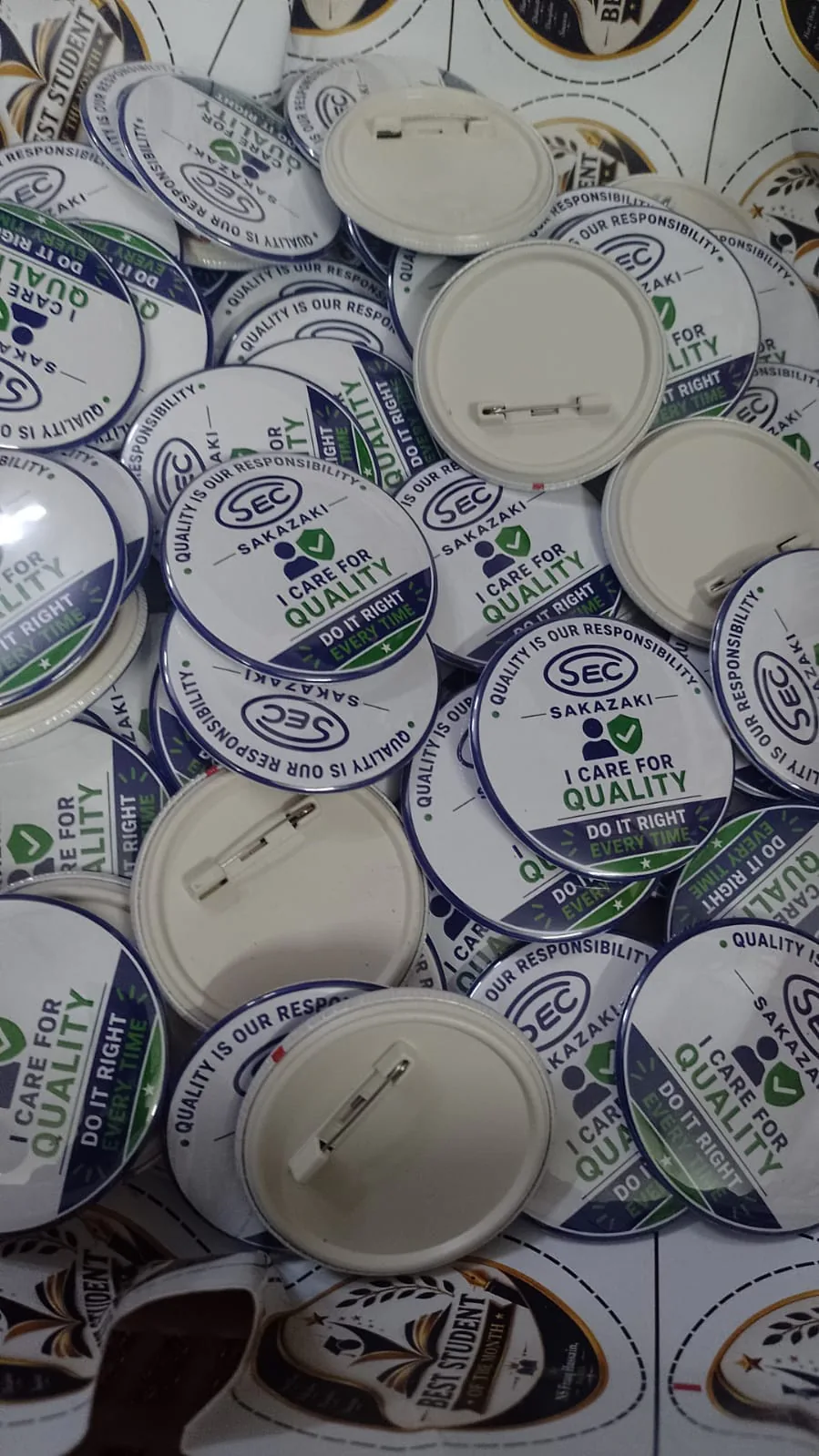 Custom button badges manufactured by Sidamhk